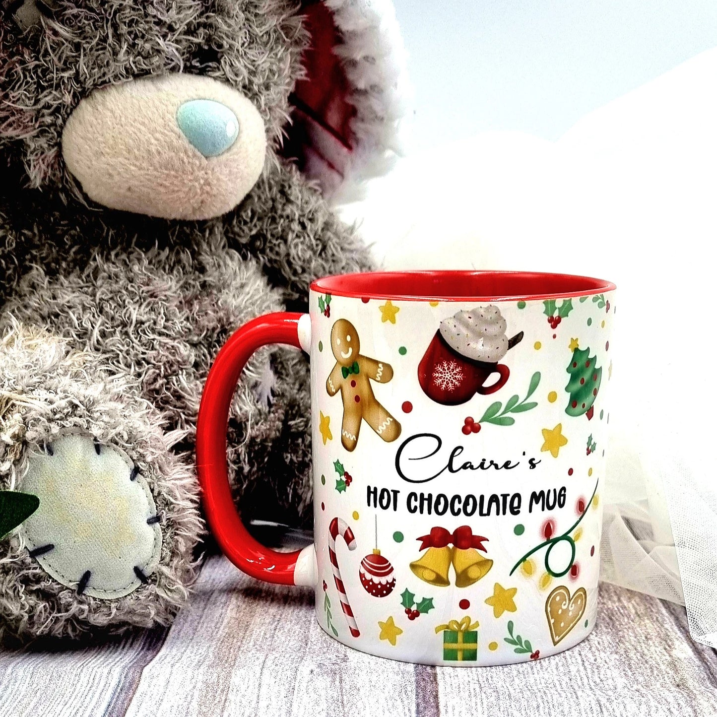 Personalised Christmas mug with festive icons and red handle – Happy Christmas design