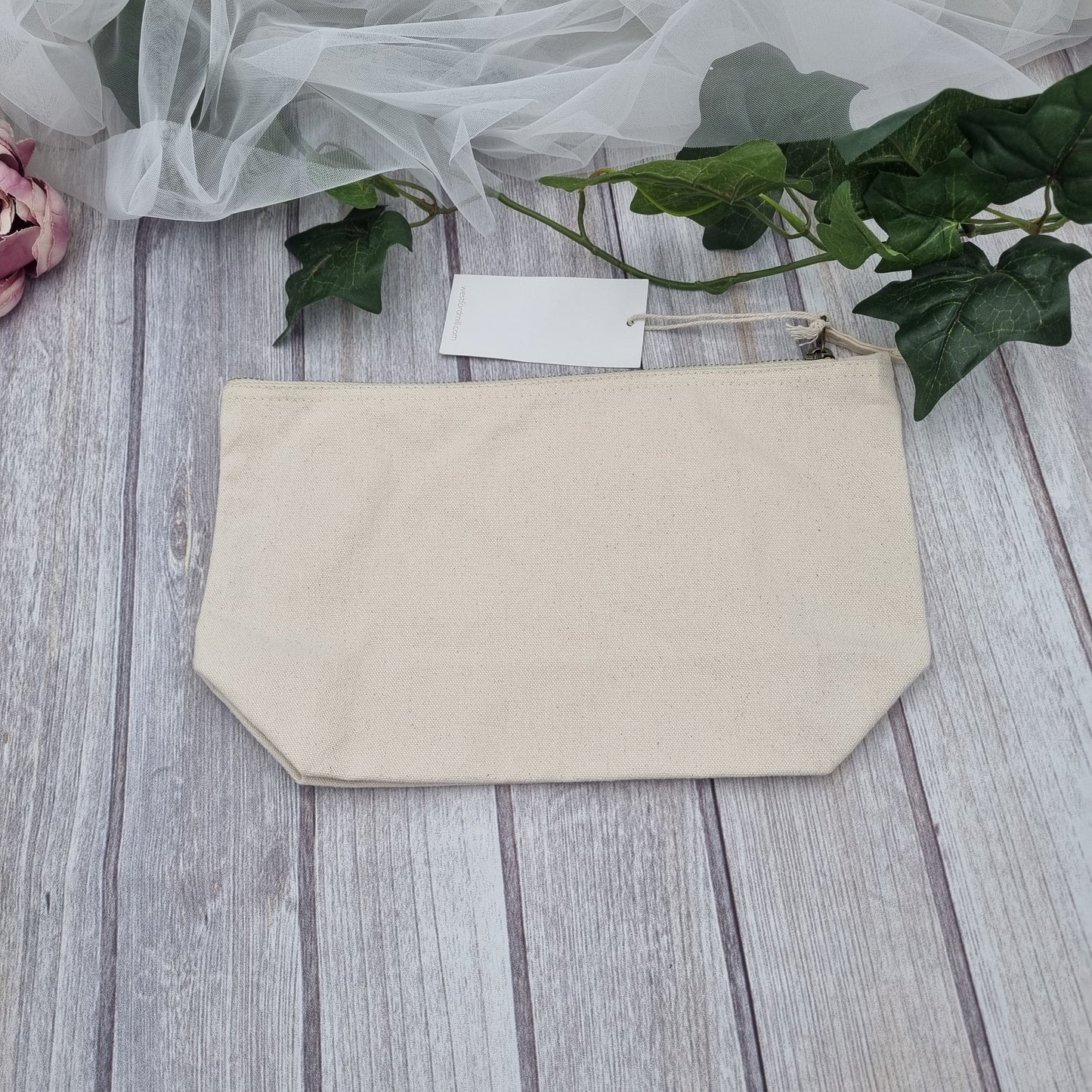 Cream Linen Wash Bag